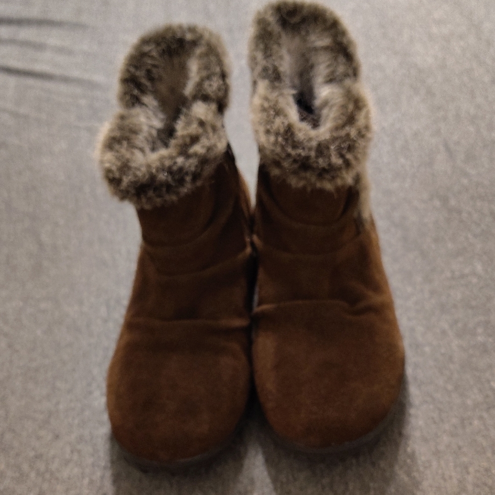 Khombu Brown Ankle Boots with Faux Fur Lining